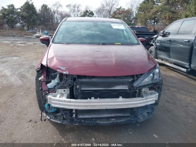 2C4RC1DG3HR608768 Chrysler Pacifica Touring