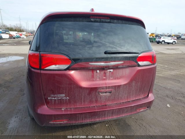 2C4RC1DG3HR608768 Chrysler Pacifica Touring