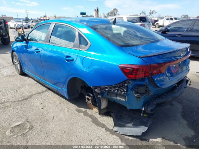 3KPF54AD8NE473860 KIA Forte Gt-line