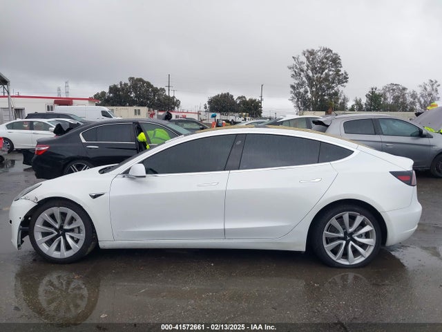 5YJ3E1EA8JF006458 Tesla MODEL 3