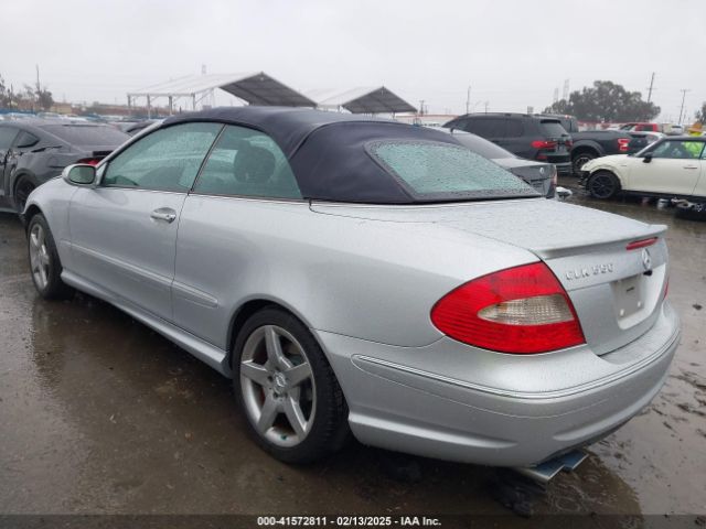 2007 MERCEDES-BENZ CLK 550 WDBTK72F57T081022 Photo 2