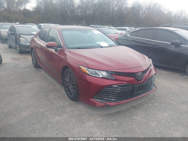 Toyota CAMRY LE 2018 4T1B11HK6JU603011 Image 1