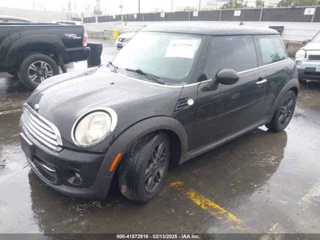 2011 MINI COOPER WMWSU3C55BT093800 Photo 1
