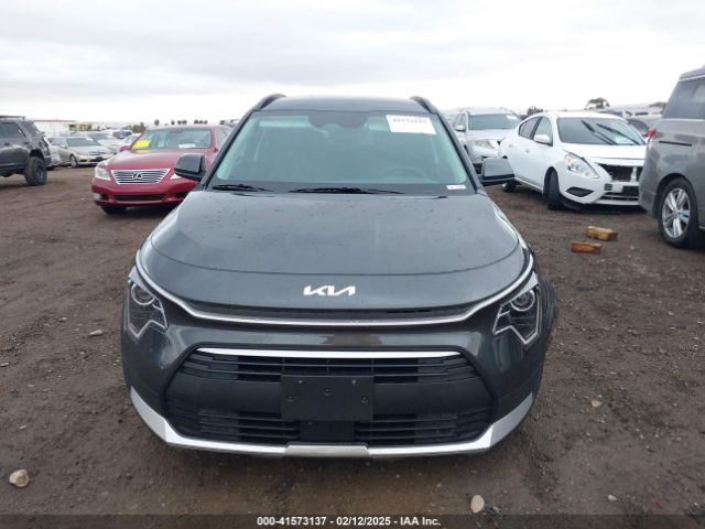 KNDCR3LE9R5172572 KIA NIRO EX