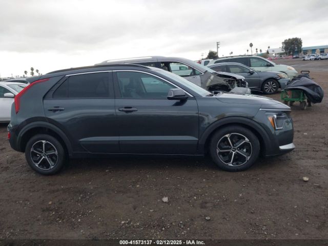 KNDCR3LE9R5172572 KIA NIRO EX