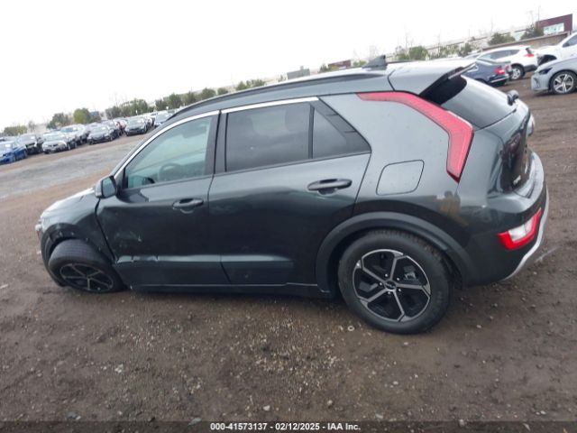 KNDCR3LE9R5172572 KIA NIRO EX