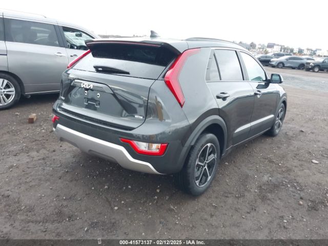 KNDCR3LE9R5172572 KIA NIRO EX