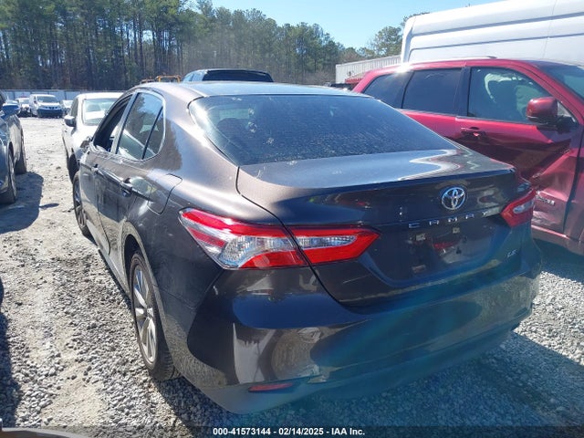 4T1B11HK0JU598260 Toyota CAMRY LE