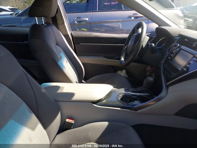 4T1B11HK0JU598260 Toyota CAMRY LE