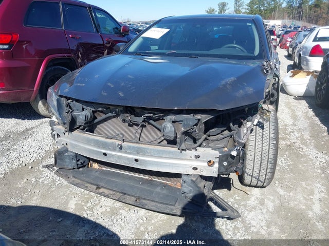 4T1B11HK0JU598260 Toyota CAMRY LE