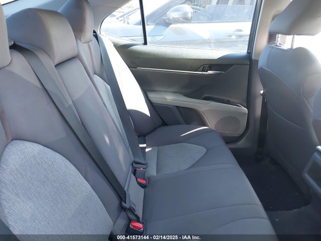 4T1B11HK0JU598260 Toyota CAMRY LE
