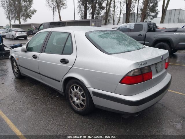 2000 SAAB 9-5 YS3ED45E9Y3049755 Photo 2
