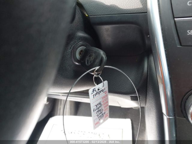 4T1BF1FK5FU929166 Toyota CAMRY SE