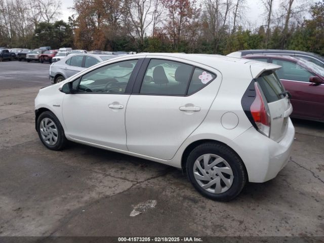 JTDKDTB37F1101819 Toyota Prius C Two