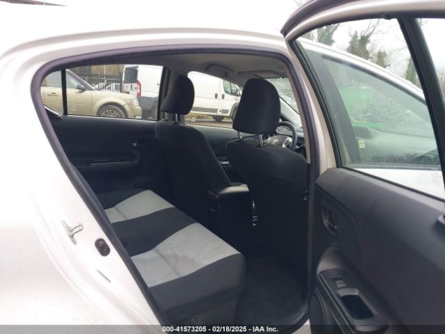 JTDKDTB37F1101819 Toyota Prius C Two
