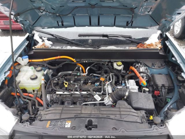 3FTTW8E35PRB03826 Ford Maverick Lariat