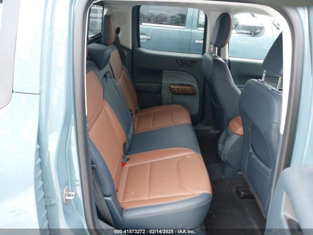 3FTTW8E35PRB03826 Ford Maverick Lariat