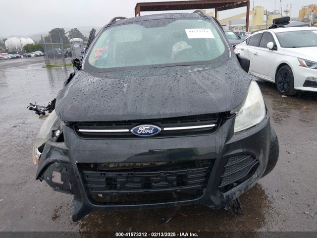 1FMCU9GX0GUA37606 Ford ESCAPE SE