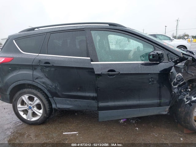 1FMCU9GX0GUA37606 Ford ESCAPE SE