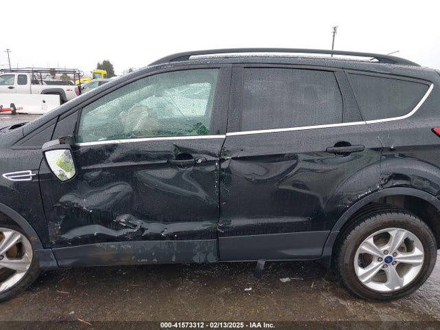 1FMCU9GX0GUA37606 Ford ESCAPE SE