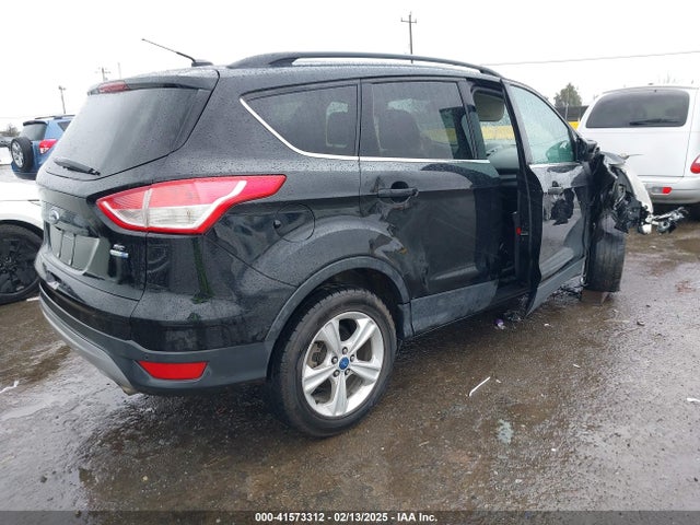 1FMCU9GX0GUA37606 Ford ESCAPE SE