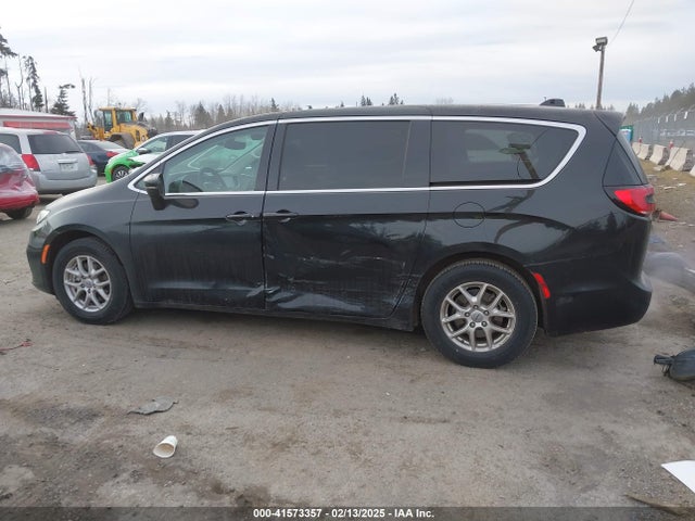 Chrysler Pacifica Touring L 2023 2C4RC1BG1PR624890 Image 14