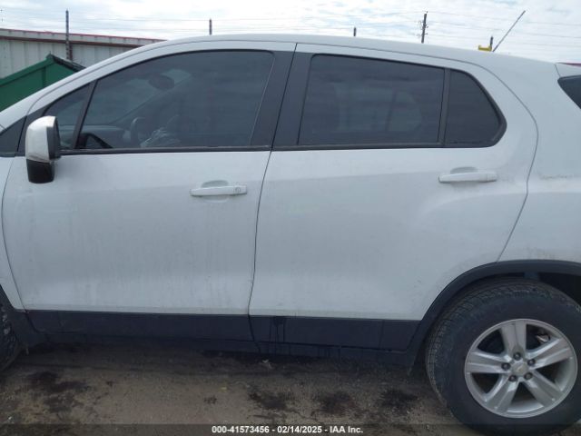 KL7CJKSM6NB527961 Chevrolet Trax Fwd Ls