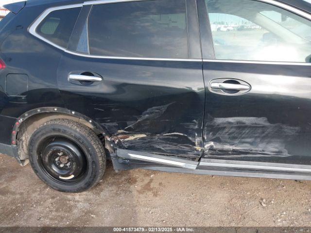 5N1AT2MT2HC884203 Nissan Rogue Sl