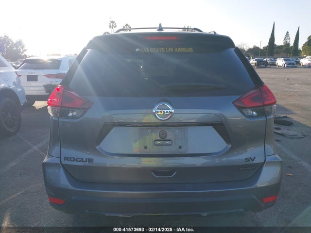 Nissan ROGUE SV 2018 5N1AT2MT1JC772403 Image 16