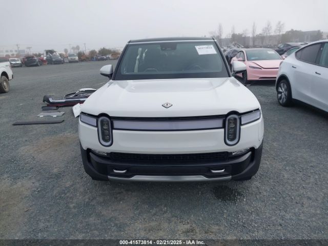 7PDSGABA8PN017893 Rivian R1s Adventure