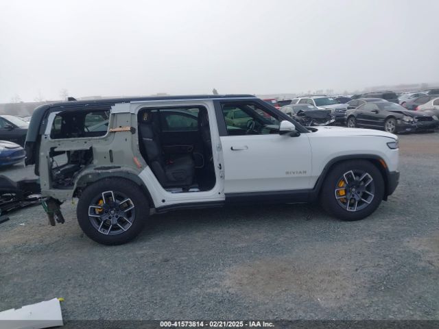 7PDSGABA8PN017893 Rivian R1s Adventure