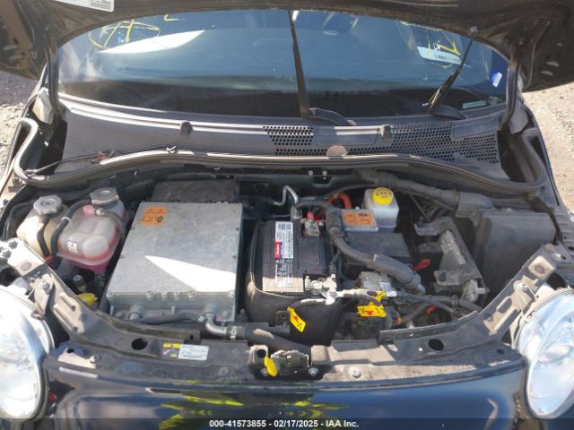 2015 FIAT 500E 3C3CFFGE6FT555471 Photo 9