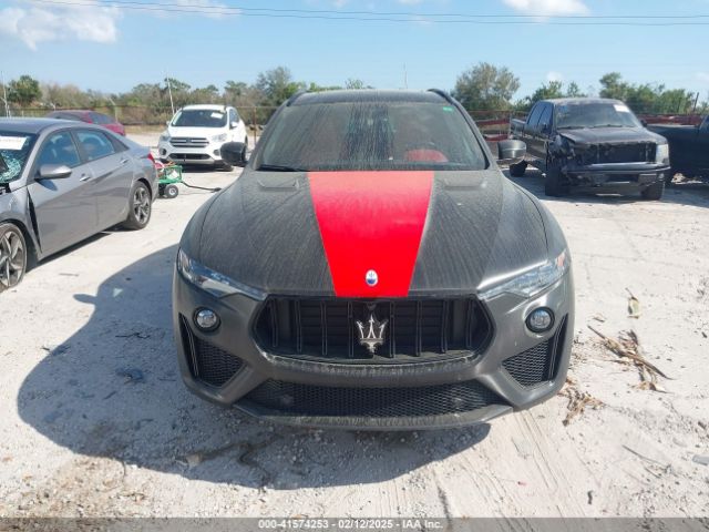 ZN661ZUT3NX389424 Maserati Levante Trofeo