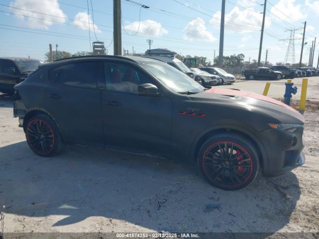 ZN661ZUT3NX389424 Maserati Levante Trofeo