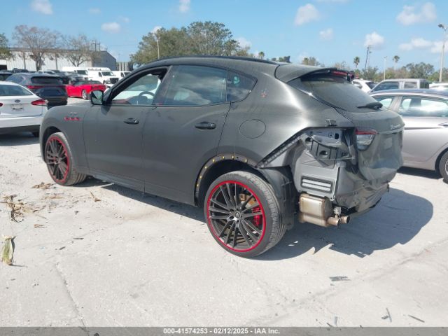 ZN661ZUT3NX389424 Maserati Levante Trofeo