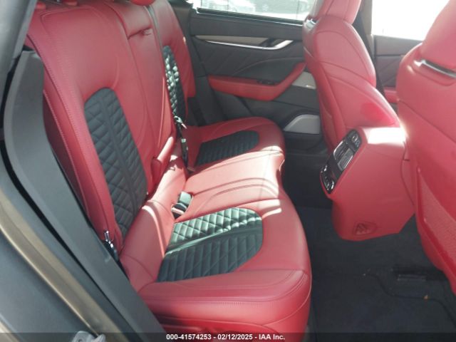 ZN661ZUT3NX389424 Maserati Levante Trofeo