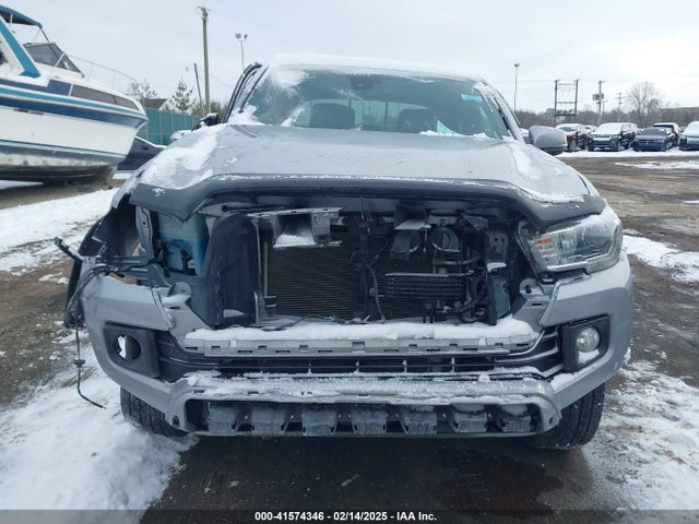 3TMCZ5AN8KM211246 Toyota Tacoma Trd Off Road