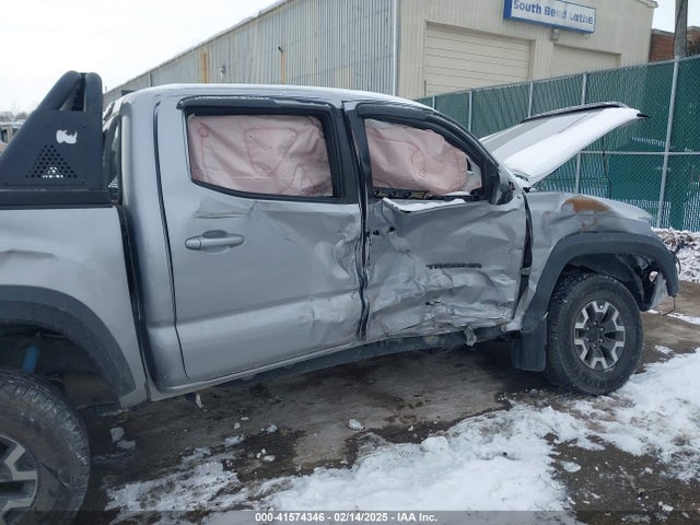 3TMCZ5AN8KM211246 Toyota Tacoma Trd Off Road