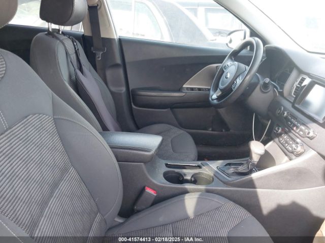 KNDCB3LC1H5089168 KIA NIRO LX