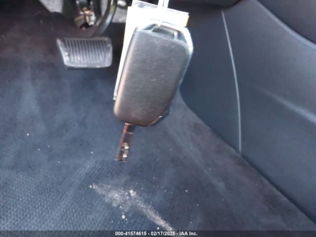 3KPF24AD6ME403877 KIA Forte Lxs