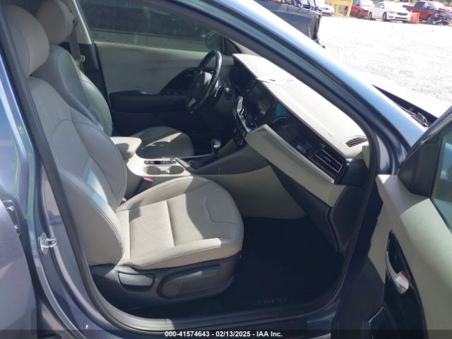 KNDCE3LCXM5481843 KIA Niro Ex Premium