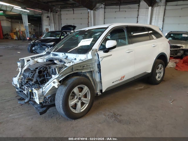 KIA SORENTO LX 2022 5XYRG4LC1NG106295 Image 2
