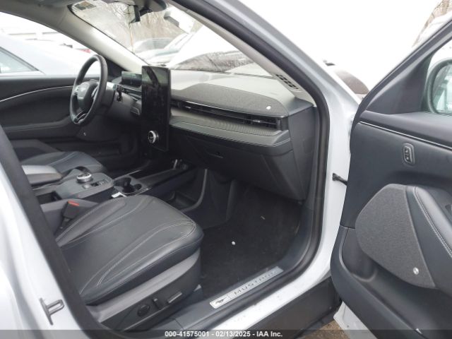 3FMTK3SU9PMB06040 Ford Mustang Mach-e Premium