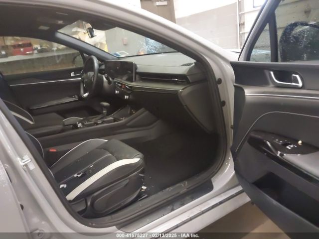 KNAG64J74S5270867 KIA K5 Gt-line