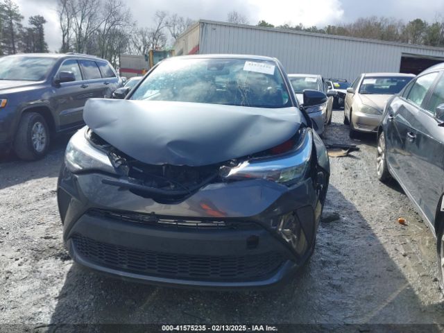 NMTKHMBX9MR128998 Toyota C-HR LE