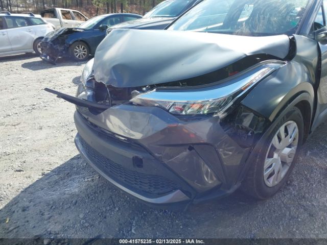 NMTKHMBX9MR128998 Toyota C-HR LE