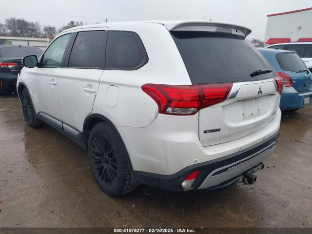 JA4AD3A32KZ007270 Mitsubishi Outlander Se