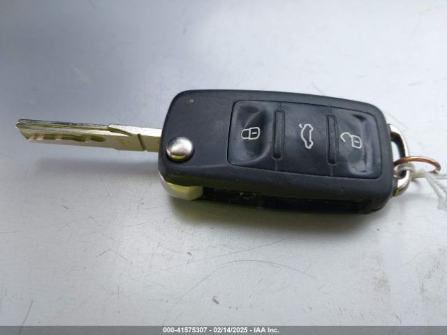 1VWAT7A31FC111352 Volkswagen Passat 1.8t Limited Edition