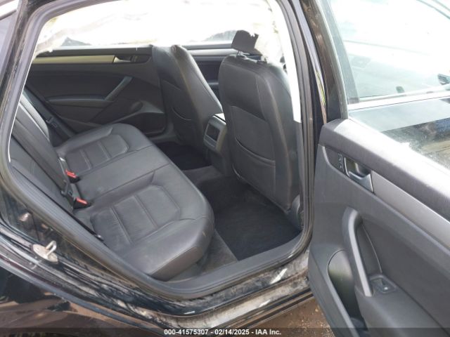 1VWAT7A31FC111352 Volkswagen Passat 1.8t Limited Edition