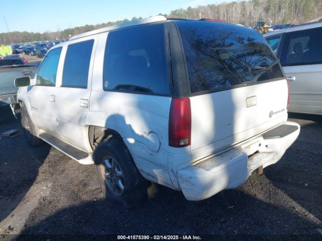 2000 CADILLAC ESCALADE 1GYEK63R2YR230105 Photo 2